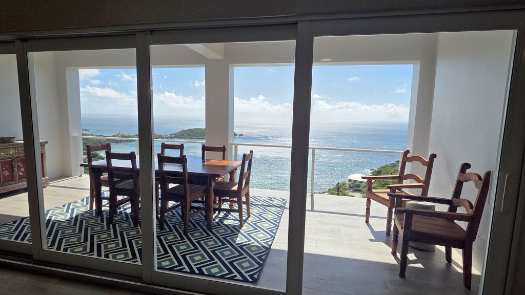 Villa Looking Glass
